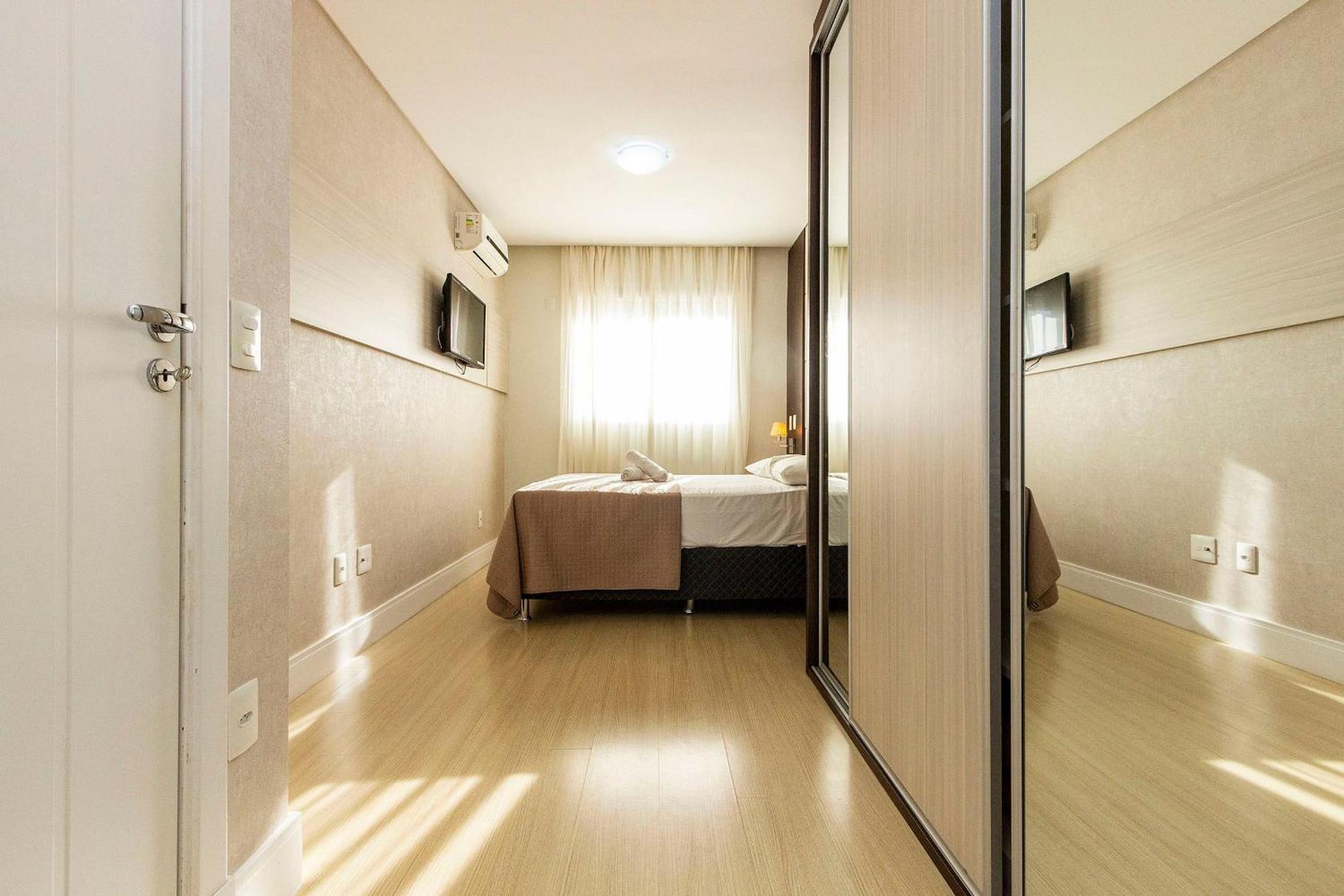 Boulevard 224D - Excelente Apartamento Em Condominio De Luxo No Centro De Bombinhas - Piscina - Jacuzzi - Academia - Portaria 24H. Buitenkant foto