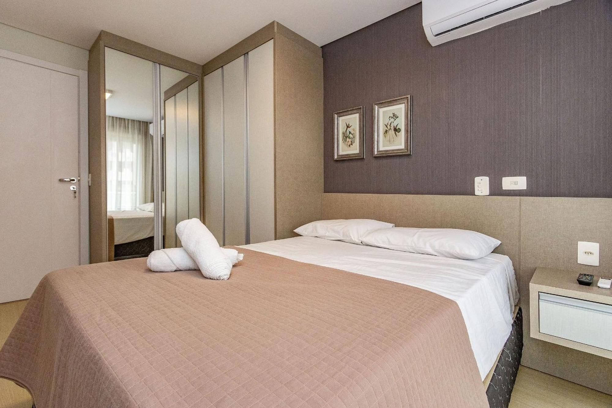 Boulevard 224D - Excelente Apartamento Em Condominio De Luxo No Centro De Bombinhas - Piscina - Jacuzzi - Academia - Portaria 24H. Buitenkant foto