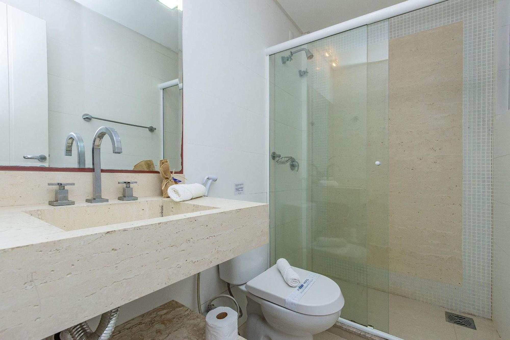 Boulevard 224D - Excelente Apartamento Em Condominio De Luxo No Centro De Bombinhas - Piscina - Jacuzzi - Academia - Portaria 24H. Buitenkant foto